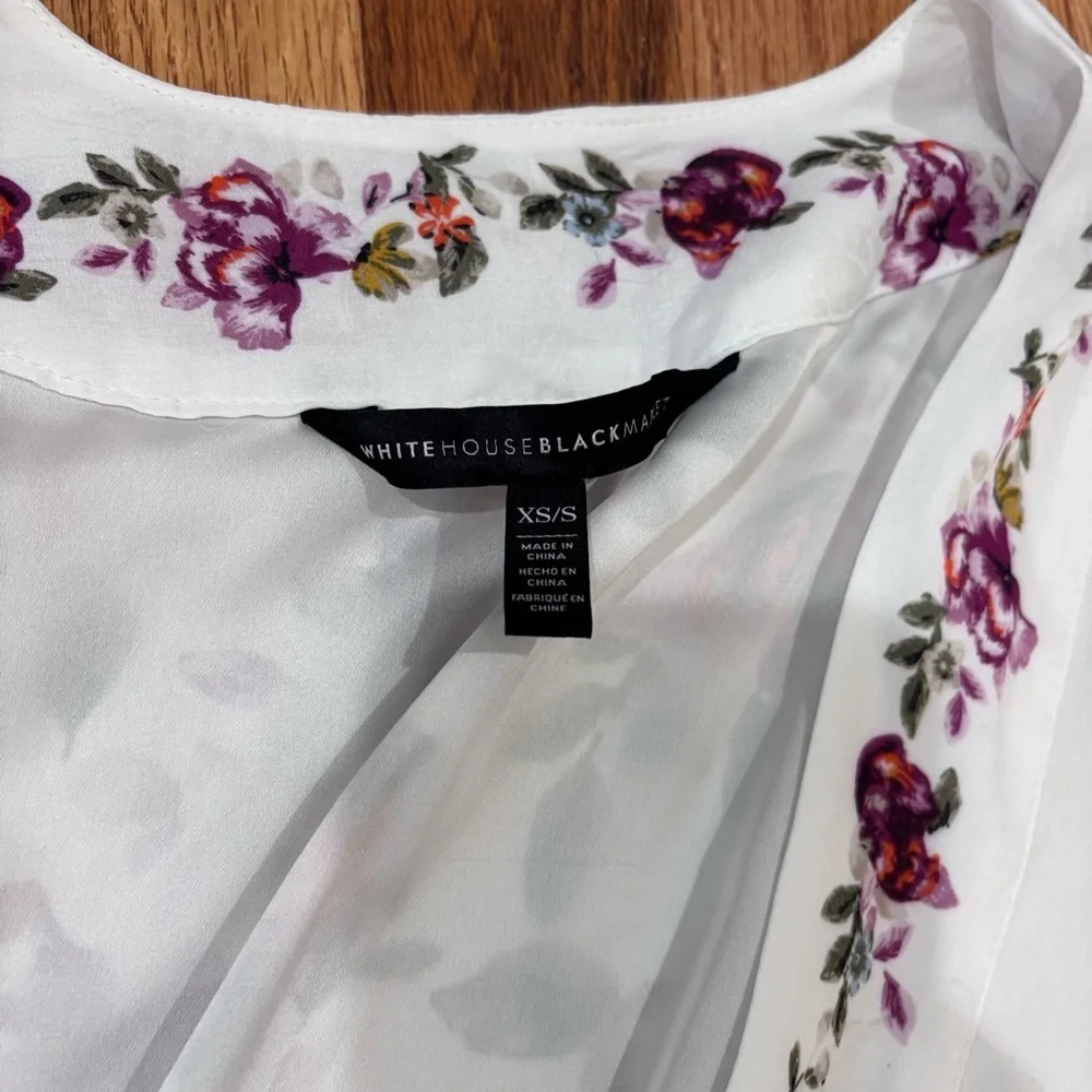White House Black Market (WHBM) Simone Floral Kimono Robe XS/S